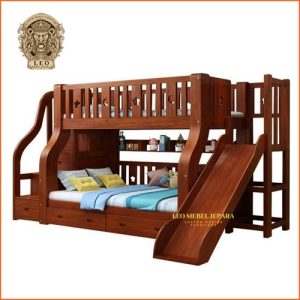 tempat tidur tingkat kayu