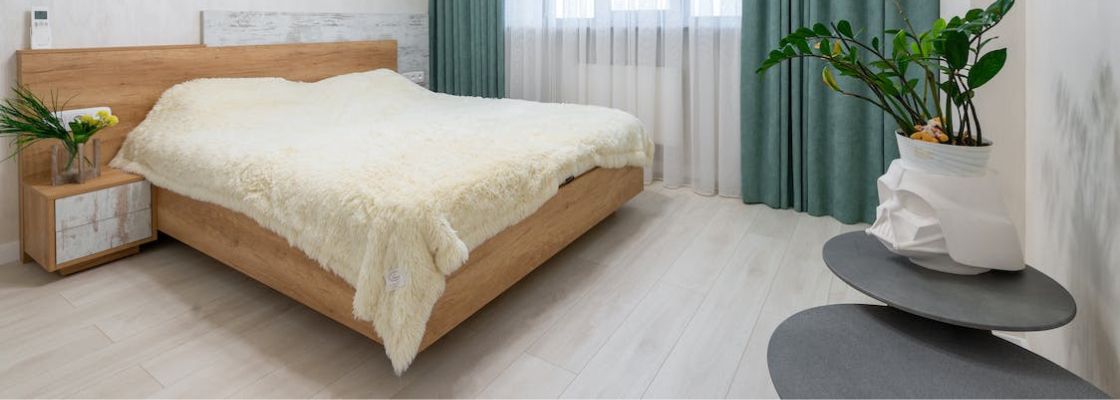 tempat tidur mnimalis kayu jati