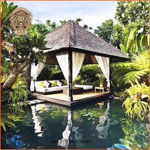 Gazebo Di Atas Kolam Ikan