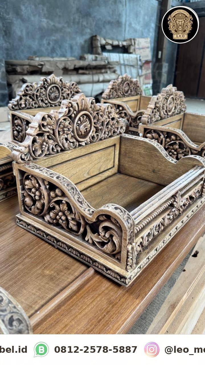 Kotak Hias Ukir Model Dipan Klasik