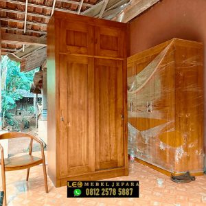 Lemari Pakaian 2 Pintu Jati