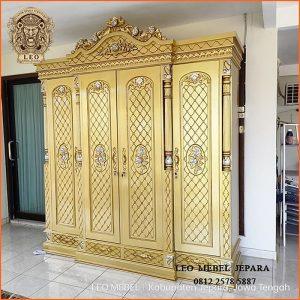 Lemari Pakaian Kayu 4 Pintu