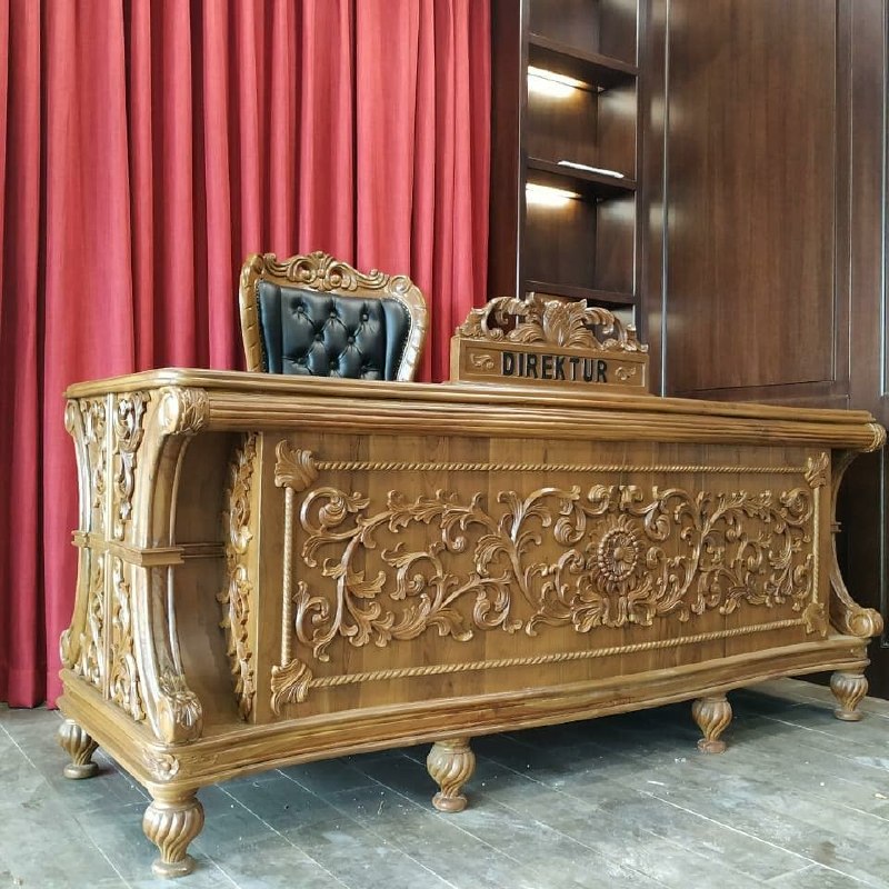Meja Direktur Ukir Mewah