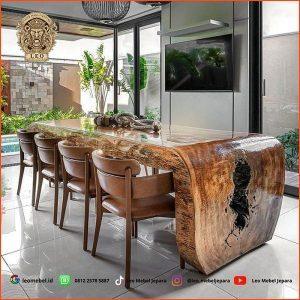 Meja Makan Kayu Trembesi Solid Utuh