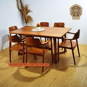 Meja Makan Minimalis