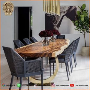 Meja Makan Trembesi Kaki Stainless