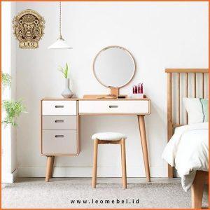 Meja Rias Kayu Jati Minimalis