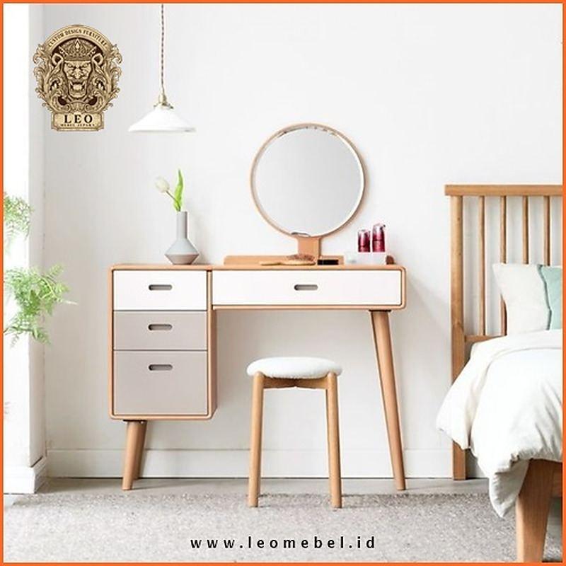 Meja Rias Kayu Jati Minimalis