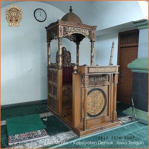 Mimbar Masjid Ukir