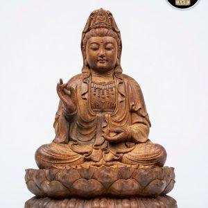 Patung Dewi Kwan Im Ukir Kayu (Duduk di Teratai)