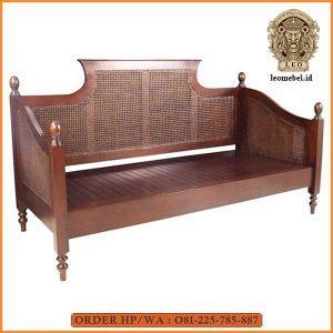 Risban Kayu Minimalis