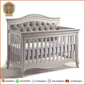 Tempat Tidur Bayi Baru Lahir