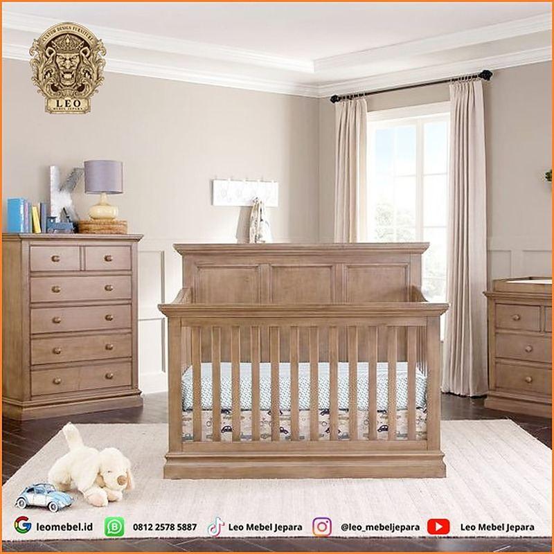 Tempat Tidur Bayi Kayu
