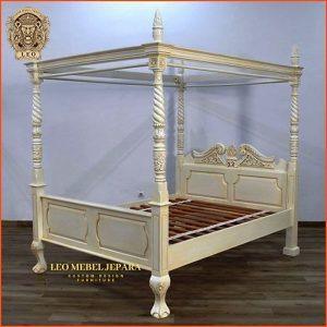 Tempat Tidur Kanopi Ukir Kayu Jati