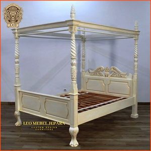 Tempat Tidur Kanopi Ukir Kayu Jati