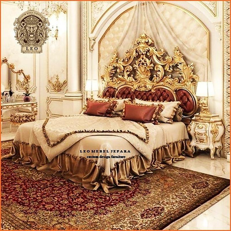 Tempat Tidur Kayu Jati Ukiran Mewah
