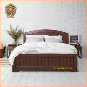 tempat tidur kayu mahoni