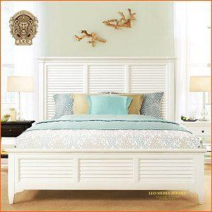 Tempat Tidur Kayu Minimalis Modern