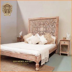Tempat Tidur Kayu Ukir Berkualitas