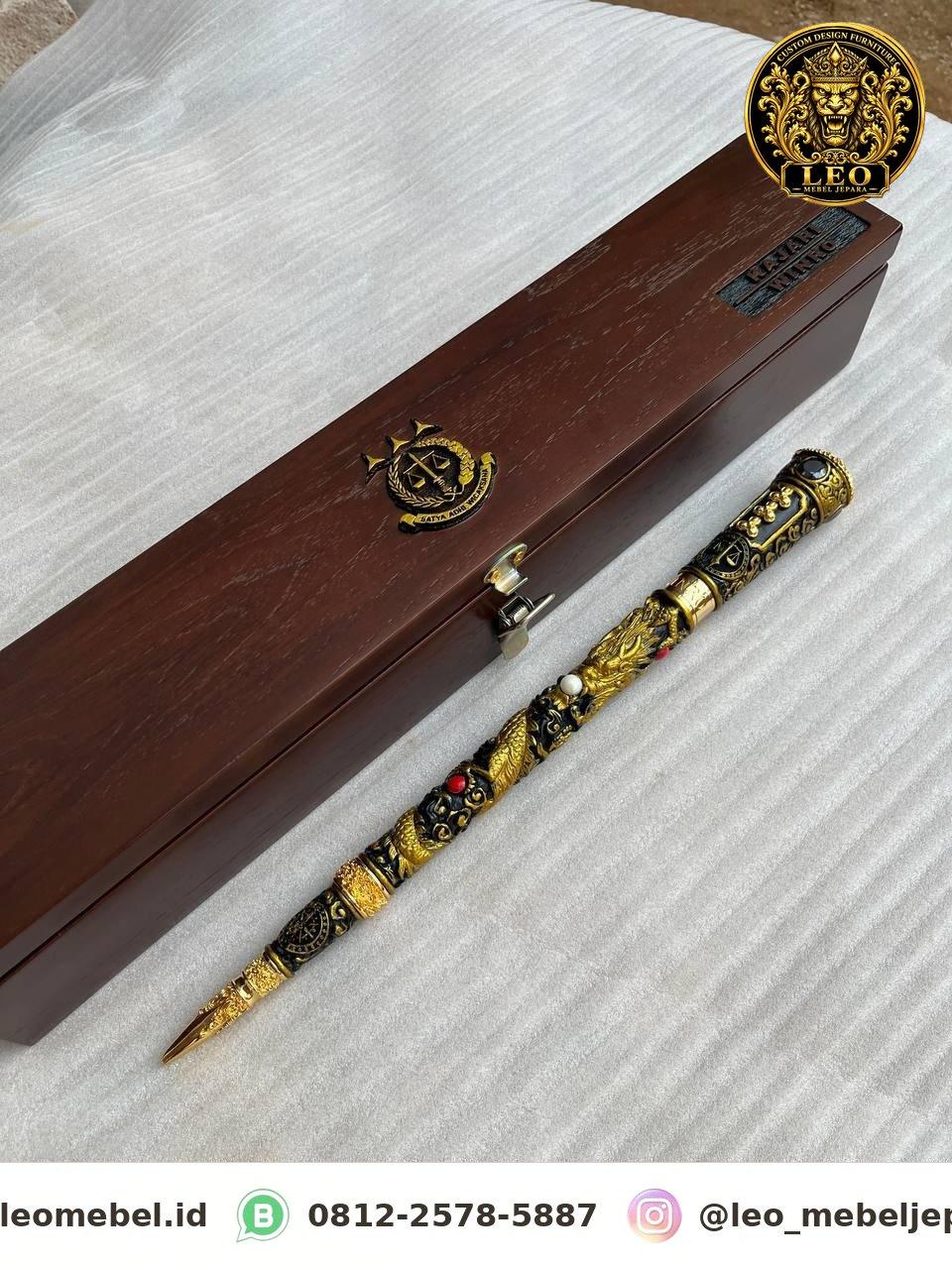 Tongkat Kepemimpinan Ukir Naga Emas (Custom)